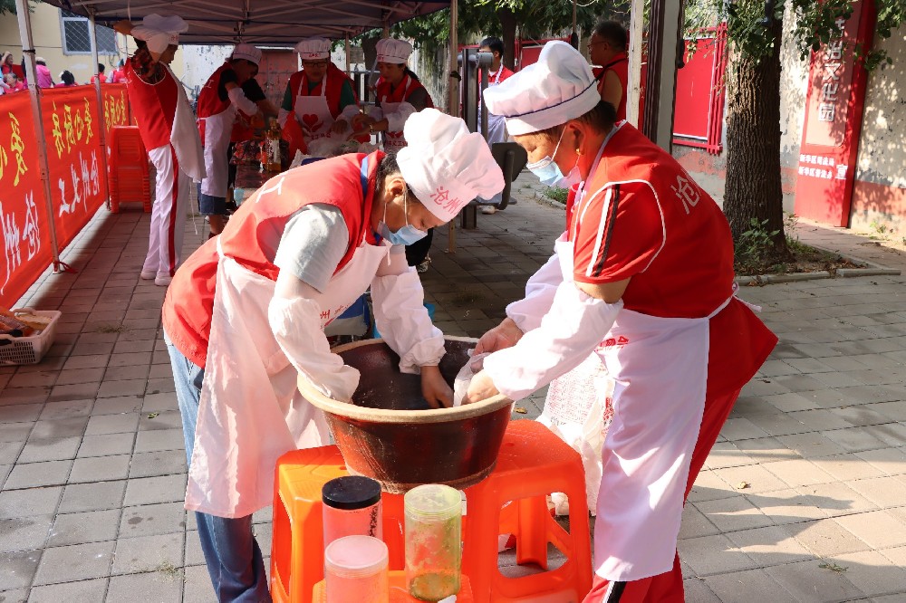 最美义工 狮城爱心饺子